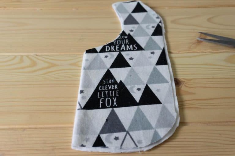 How to Make Baby Bibs with Free Pattern