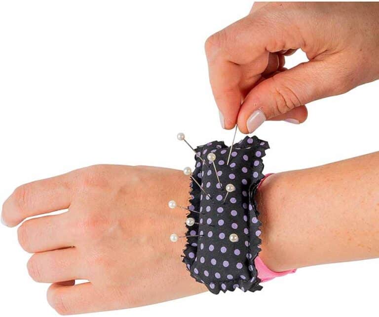 wristpincushion Happiest Camper