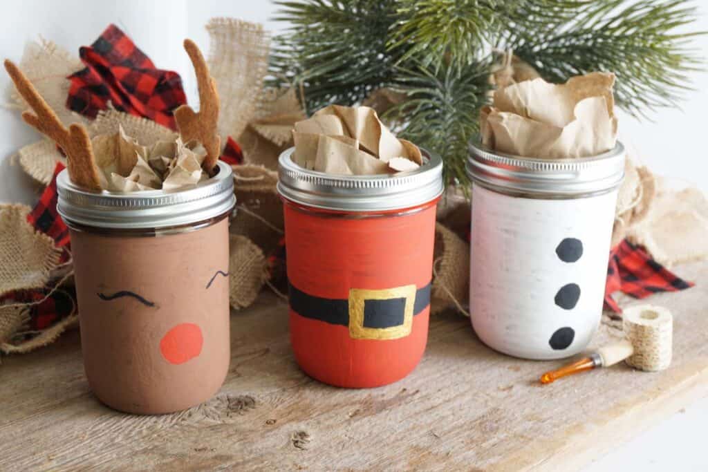 How to Paint Mason Jars for Christmas