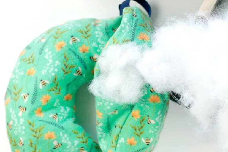 How to Make a Travel Neck Pillow with Pattern