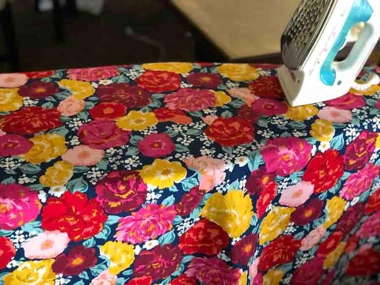 How To Make A Reversible Table Runner for Beginners